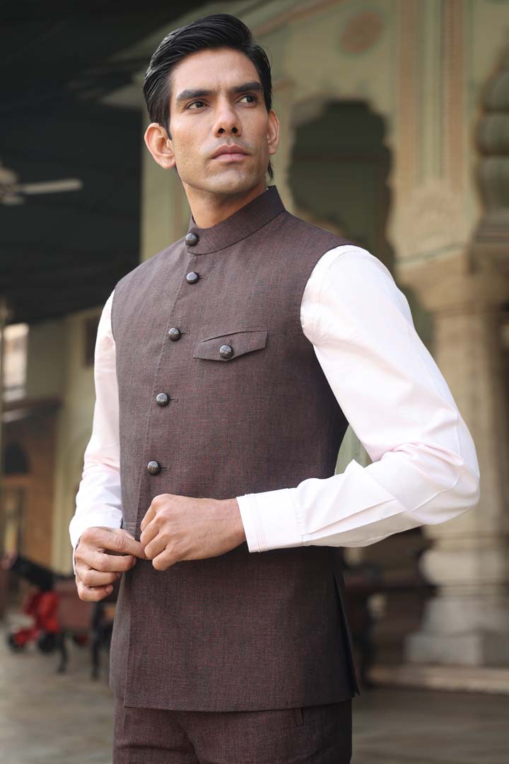 Brown Buttoned Collar Bandi Set