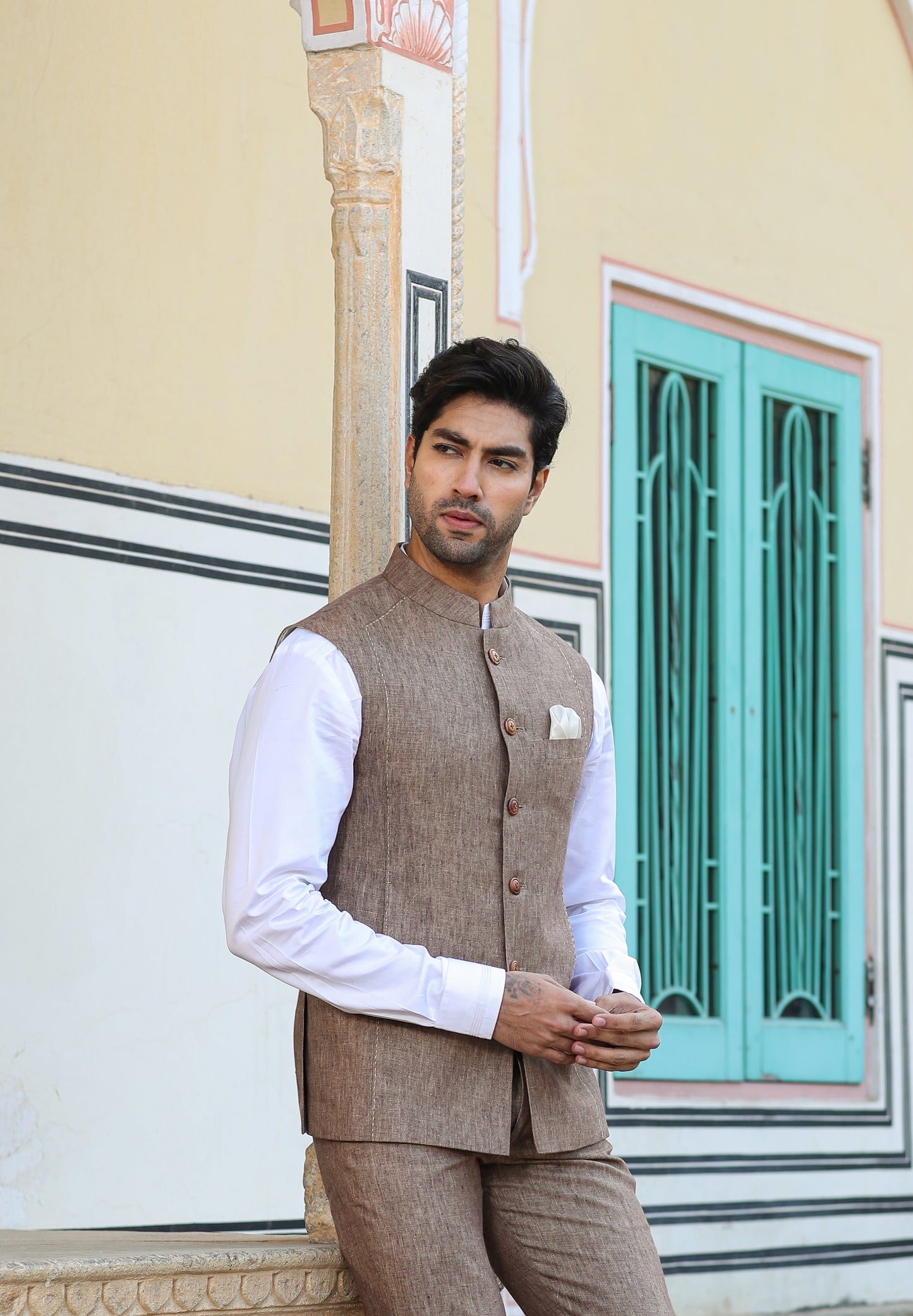 Brown Threadwork Bandi