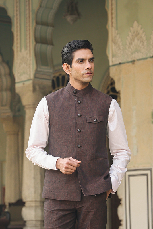 Brown Buttoned Collar Bandi Set